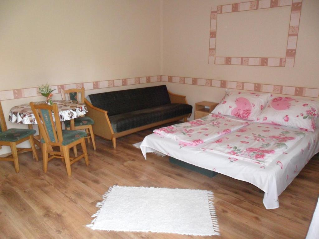 Emese Apartman Hajdúszoboszló Quarto foto
