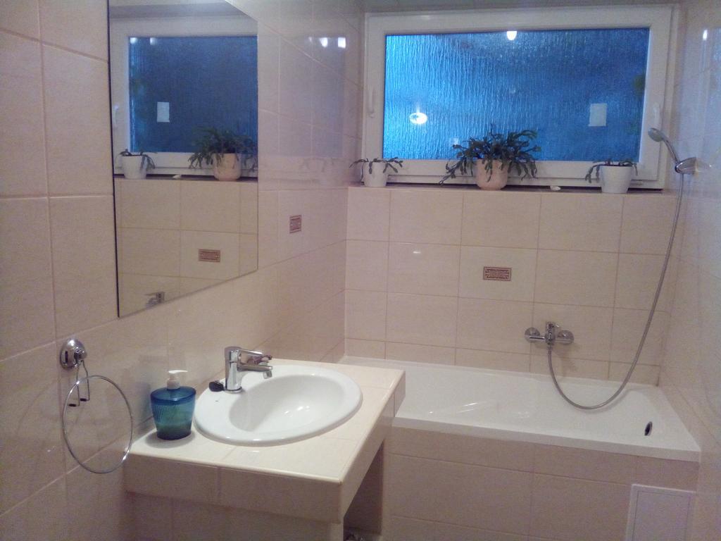 Emese Apartman Hajdúszoboszló Exterior foto